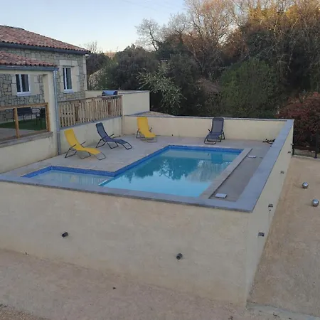 Avec Piscine